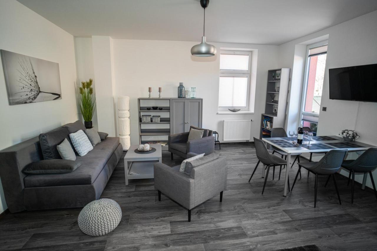 Apartmanovy Dum Sklipek Trutnov Luaran gambar