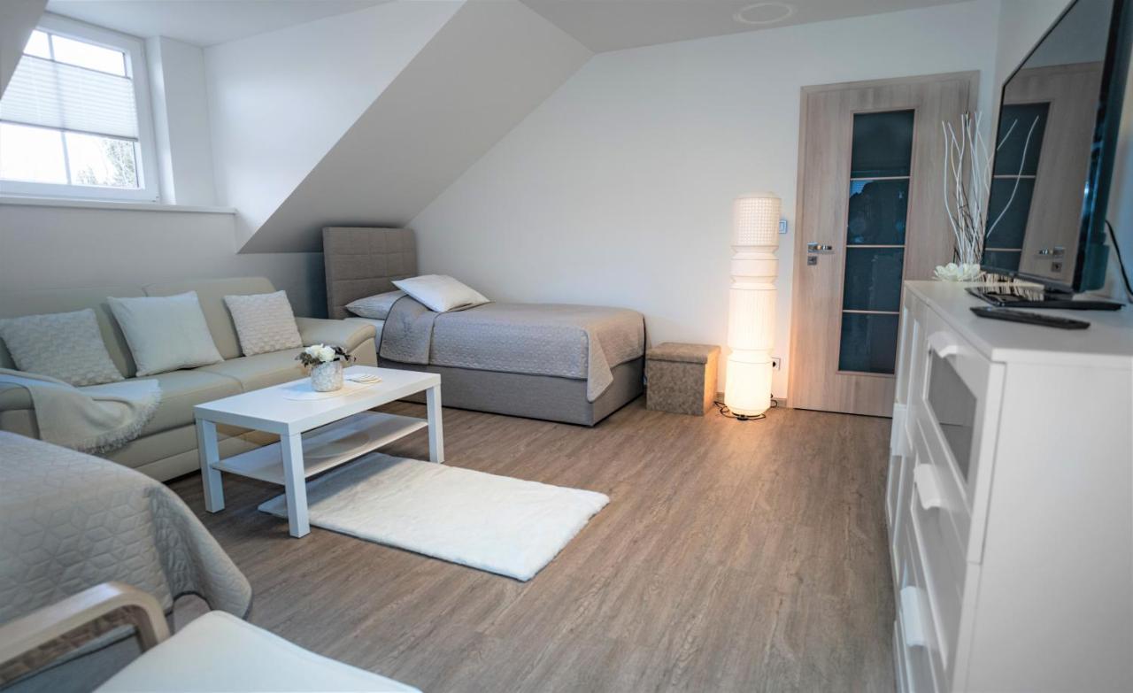 Apartmanovy Dum Sklipek Trutnov Luaran gambar