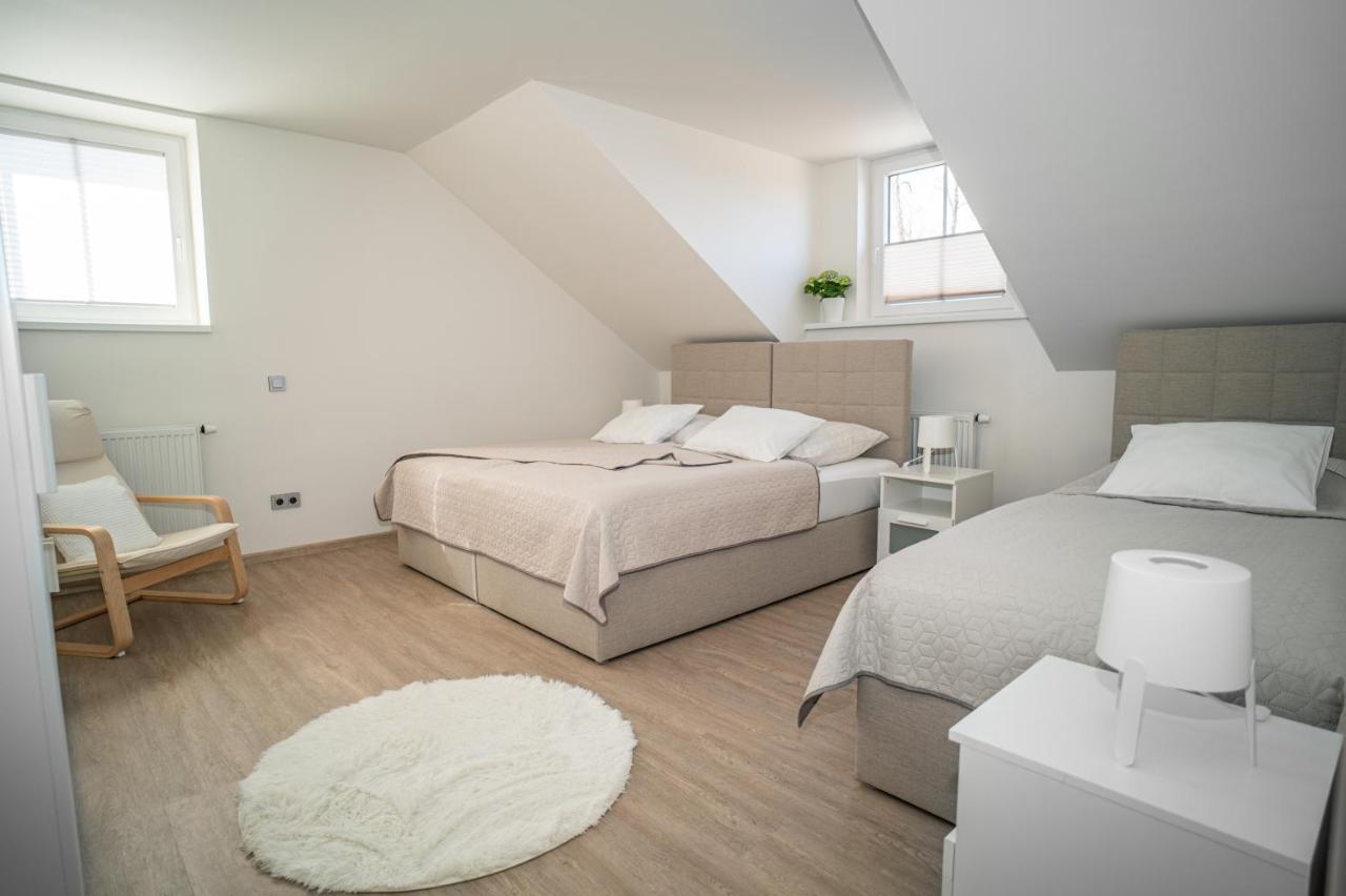 Apartmanovy Dum Sklipek Trutnov Luaran gambar