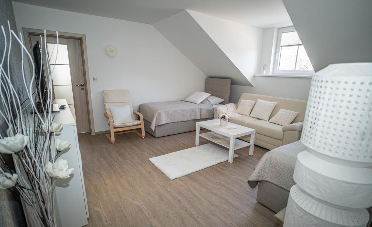Apartmanovy Dum Sklipek Trutnov Luaran gambar