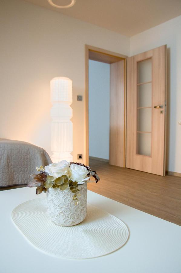Apartmanovy Dum Sklipek Trutnov Luaran gambar