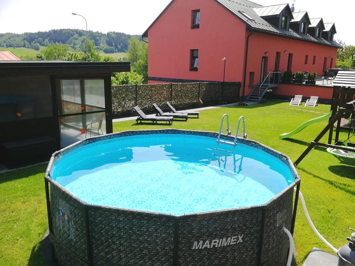 Apartmanovy Dum Sklipek Trutnov Luaran gambar